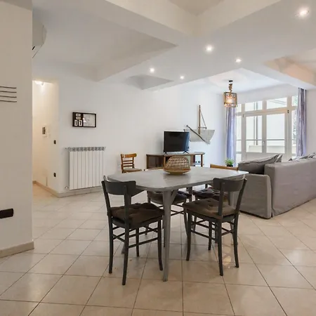 Residenza La Pietra By Mmega Pietrasanta