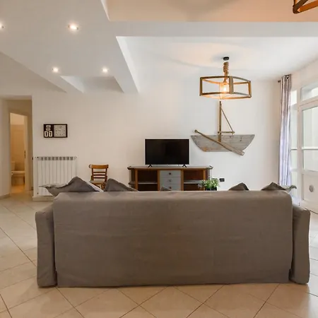 Residenza La Pietra By Mmega Apartmán *
